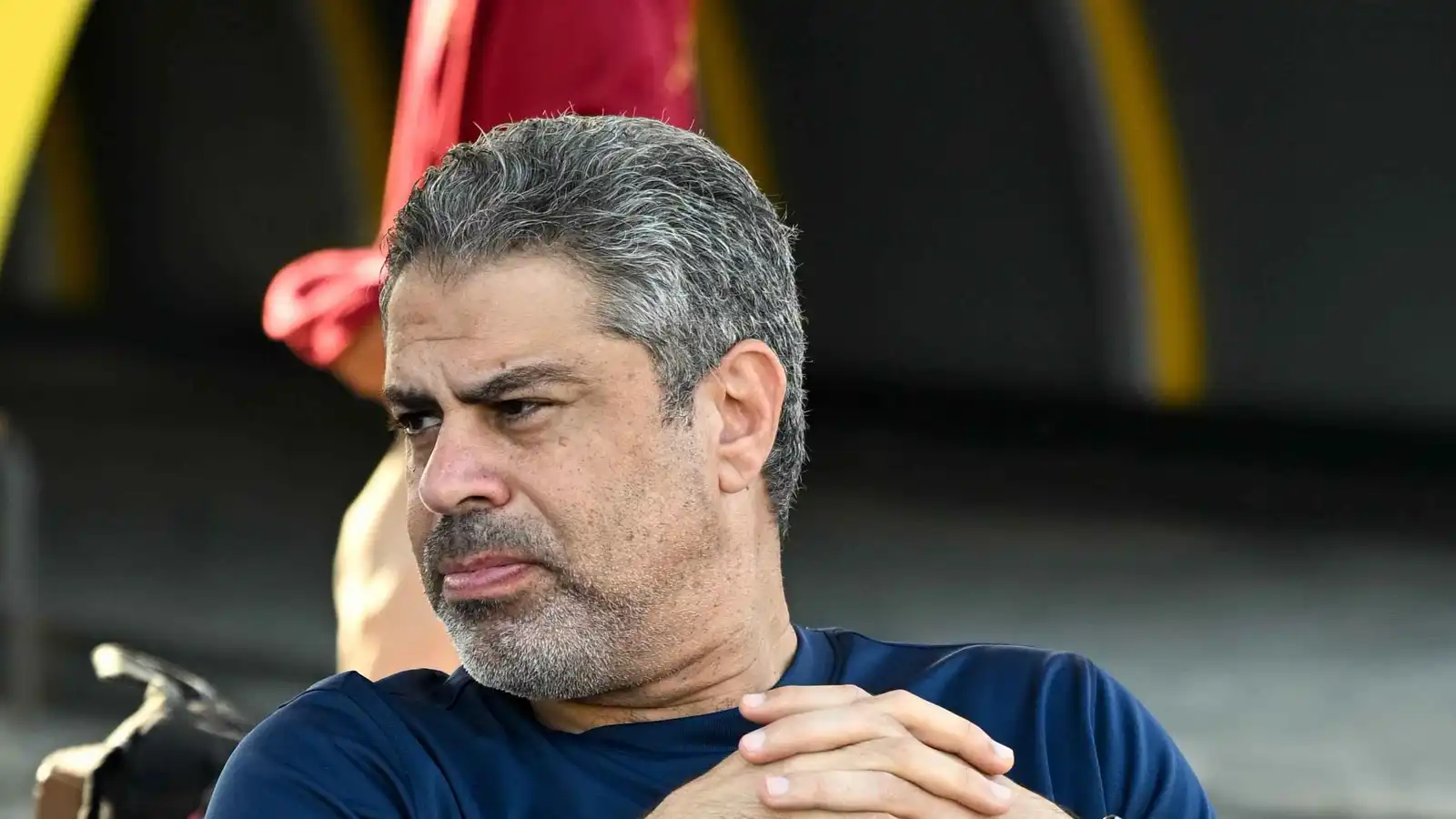 الزمالك يحسم الجدل حول مصير "معتمد جمال" وحقيقة التفاوض مع مدرب مغربي
