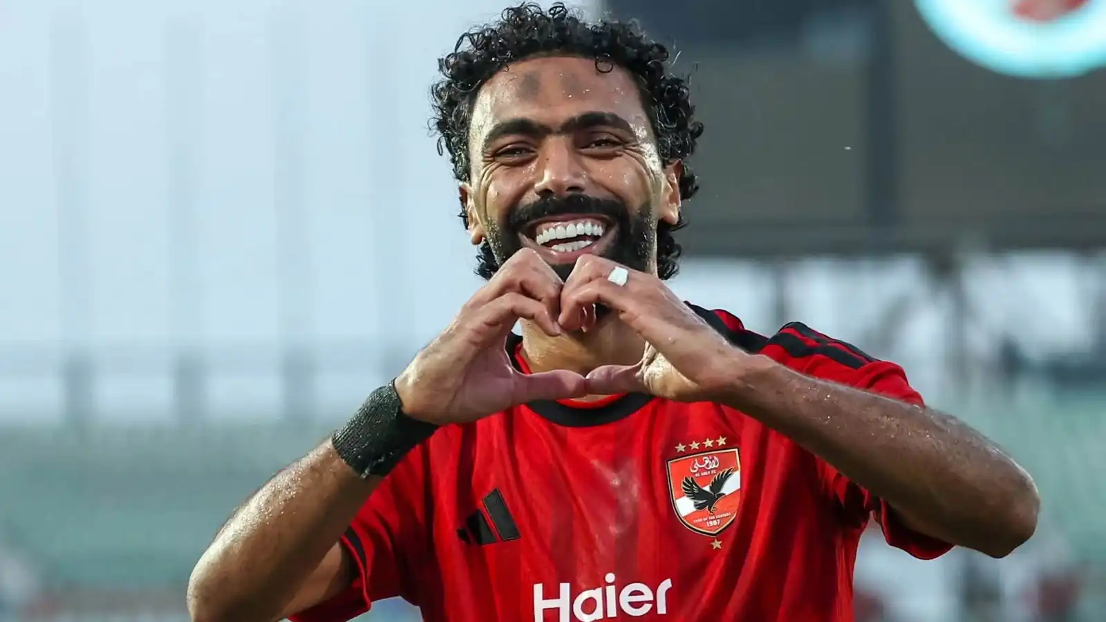 تألق الشحات يضع عموتة في ورطة وشرارة هجوم تلاحق لاعب الوسط