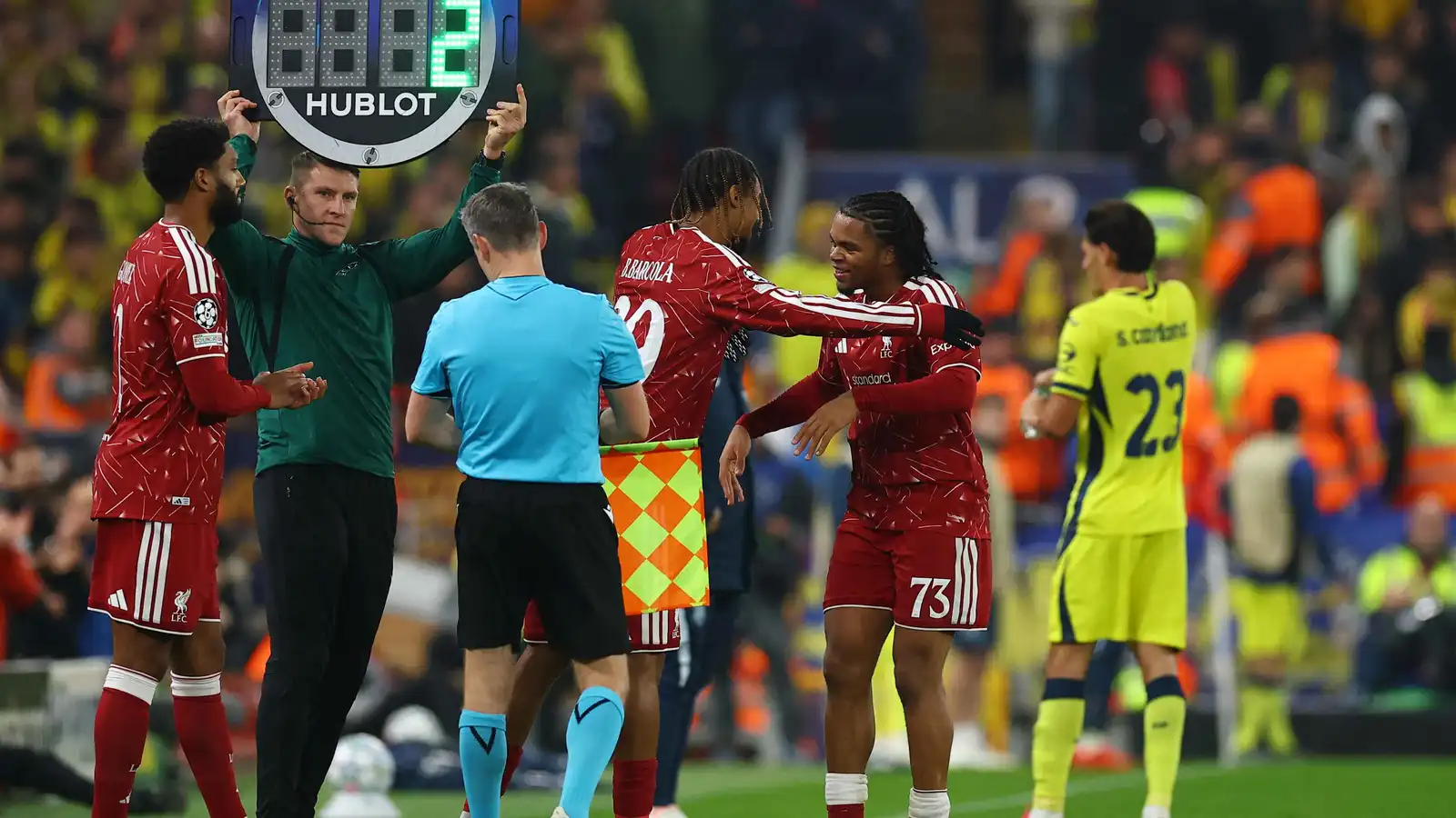 ليفربول يتحرك لتحصين جوهرته وقطع الطريق على عمالقة أوروبا